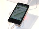 Jedním z vystavovaných mobil� na stánku Intelu na veletrhu IFA v Berlín� je i...