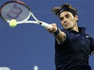 FOREHAND. Roger Federer ve �tvrtfin�le US Open proti Tom�i Berdychovi.