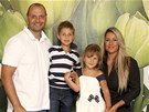 Tomáš Požár se synem, dcerou a manželkou Tomáš Požár se synem, dcerou a manželkou