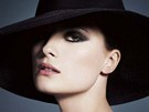 Luxusní elegance podle Armaniho. Podzimní lí�ení "Easy Chic" staví p�edev�ím na...