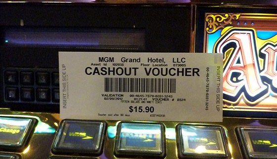 To je ona. prvn� zlat� rybka uloven� v kasinu v Las Vegas! 