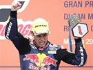 JE TO MOJE! Sandro Cortese se raduje z v�t�zstv� ve Velk� cen� San Marina v