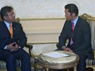 Son-Mjong Mun sahal i do vrchních pater americké politiky. V roce 2008 přijel s Son-Mjong Mun sahal i do vrchních pater americké politiky. V roce 2008 přijel s