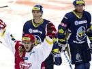 RADOST A ZKLAMÁNÍ. Slávista Jiří Kučný jásá, poražení Kladeňáci Jaromír Jágr a RADOST A ZKLAMÁNÍ. Slávista Jiří Kučný jásá, poražení Kladeňáci Jaromír Jágr a