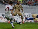 ANI TOHLE NESKONČÍ GÓLEM. Na finskou branku střílí útočník David Lafata. ANI TOHLE NESKONČÍ GÓLEM. Na finskou branku střílí útočník David Lafata.