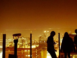 V�hled z 18. patru newyorsk�ho hotelu Standard na Manhattanu je ��asn�.