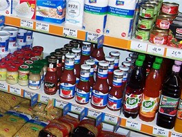 Reg�l v barv�ch konceptu M�j obchod, kter� mezi maloobchodn�ky rozj�d�