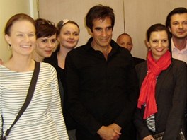 �lovek do alba, fotka s m�gem Davidem Copperfieldem. Kouzeln�k je v USA tak