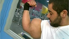Moustafa Ismail má největší biceps na světě. Moustafa Ismail má největší biceps na světě.