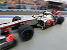 Lewis Hamilton přI prvním tréninkU na Velkou cenu Singapuru. Lewis Hamilton přI prvním tréninkU na Velkou cenu Singapuru.
