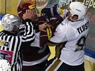 NECHTE SE! Zápas Kladno - Sparta byl místy docela vyhecovaný. Do jedné ze NECHTE SE! Zápas Kladno - Sparta byl místy docela vyhecovaný. Do jedné ze
