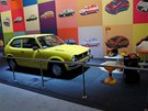 Na autosalonu nesmí chyb�t ani fe�ní veteráni. Poznáváte hondu doktora Bla�eje?...