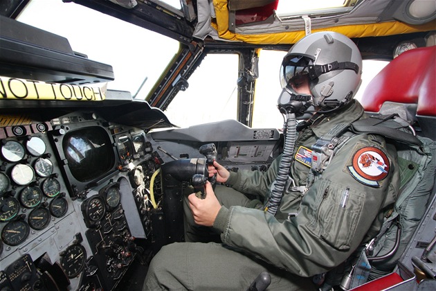 Pilot B-52 před startem Pilot B-52 před startem