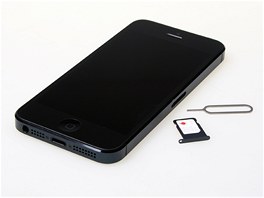 iPhone 5 a nov� nano SIM.