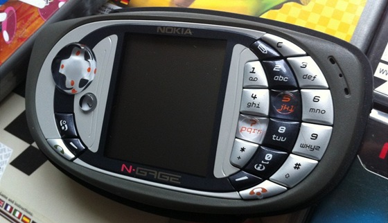 N-Gage QD je k��enec hern�ho za��zen� a telefonu od Nokie.