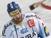 Michal Barinka z Vítkovic zklamaný z průběhu duelu s Třincem. Michal Barinka z Vítkovic zklamaný z průběhu duelu s Třincem.