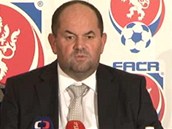 Pelta potvrzuje, že Bílek zůstává trenérem fotbalové reprezentace. Pelta potvrzuje, že Bílek zůstává trenérem fotbalové reprezentace.