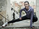 V práci vládne mikroskopu a pitevním nástrojům, na trati poráží soupeřky. V práci vládne mikroskopu a pitevním nástrojům, na trati poráží soupeřky.