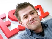 Tomáše bavily všechny sporty, ať už fotbal, basketbal, florbal nebo volejbal. Největší láskou je ale pro něj fotbal.