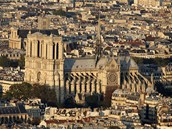 V katedrále Notre-Dame se zastřelil známý odpůrce sňatků...