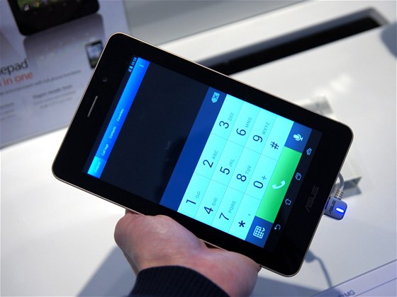 Asus Fonepad na veletrhu MWC v Barcelon�