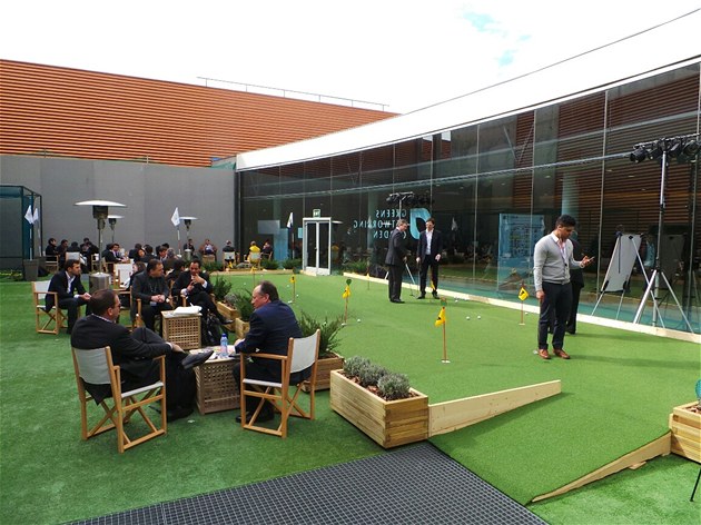 Výstavi�t� je vybaveno i takovými vymo�enostmi, jako dráhou na mini-golf.  To...