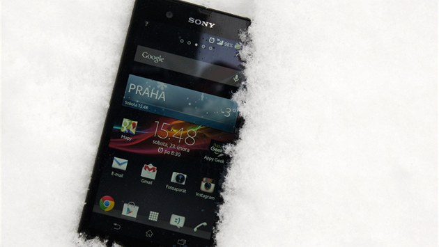 Sony Xperia Z ve sn�hu