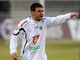 Marek Kuli� v hradeck�m dresu. Tentokr�t zved� ukazov��ek.