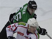 Třebíčský Jan Káňa (dole) v souboji s mladoboleslavským Petrem Kafkou. Třebíčský Jan Káňa (dole) v souboji s mladoboleslavským Petrem Kafkou.