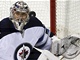 Brank�� Ond�ej Pavelec z Winnipegu v z�pase s New York Rangers.