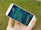 Samsung Galaxy S 4 ve sv�tl� barevn� variant� White Frost