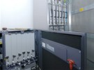 Stávající technologie UMTS Nokia (vpravo) a nová Huawei LTE/UMTS (vlevo)