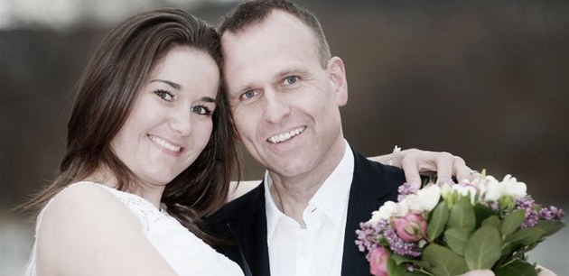 SVOJI. Slalomářka Šárka Záhrobská se provdala za svého přítele Antonína Stracha. SVOJI. Slalomářka Šárka Záhrobská se provdala za svého přítele Antonína Stracha.