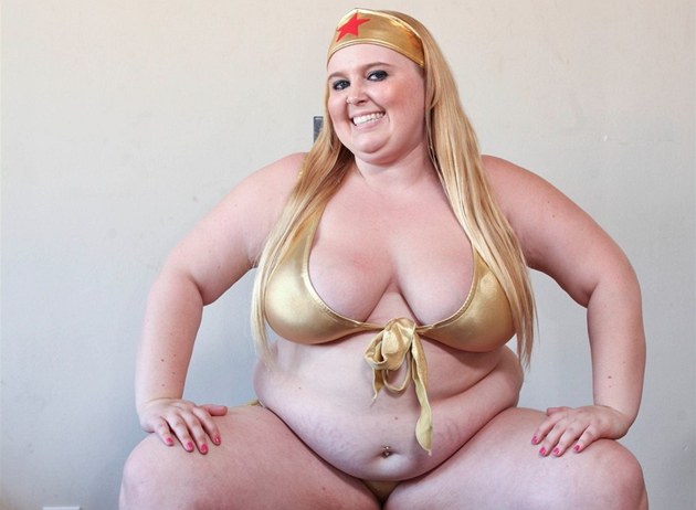 Tammy Jungová chce vážit alespoň 190 kilo. Tammy Jungová chce vážit alespoň 190 kilo.