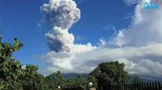 Na Filipínách se probudila dokonalá sopka, erupce zabila pět turistů Na Filipínách se probudila dokonalá sopka, erupce zabila pět turistů