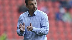 STARONOVÝ KOUČ. Slávistický trenér Michal Petrouš si užívá vysokou výhru nad STARONOVÝ KOUČ. Slávistický trenér Michal Petrouš si užívá vysokou výhru nad