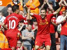 �ERVEN� RADOST. Liverpool�t� fotbalist� j�saj� po g�lu, kter� vst�elil Philippe