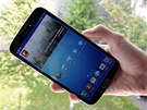 Do ruky u� Samsung Mega 6.3 dob�e nepadne. Ovládání jednou rukou je pak...