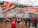 PODVACÁTÉ �AMPIONY. Z toho 13 ligových titul� získal Manchester United pod