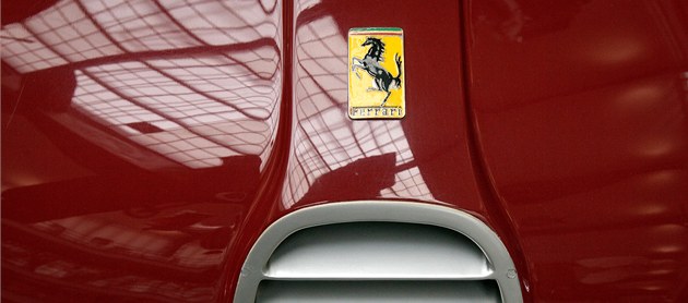 Zapůjčené vozy Ferrari v pražském NTM Zapůjčené vozy Ferrari v pražském NTM