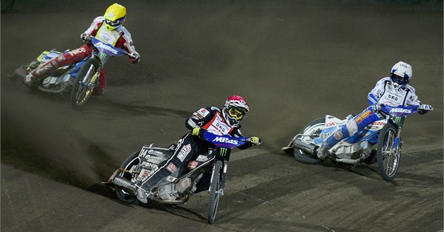 Tai Woffinden z Velké Btritánie (uprostřed), Krzysztof Kasprzak z Polska Tai Woffinden z Velké Btritánie (uprostřed), Krzysztof Kasprzak z Polska