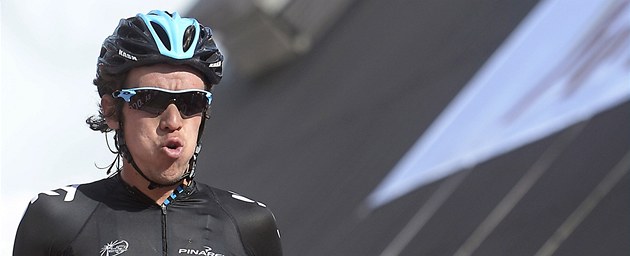 Rigoberto Urán vítězí v 10. etapě Gira. Rigoberto Urán vítězí v 10. etapě Gira.