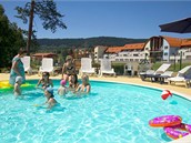 Dokonalá relaxace u vyhřívaného venkovního bazénu pod apartmány. Dokonalá relaxace u vyhřívaného venkovního bazénu pod apartmány.