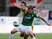 Jak si pokrýt mí� t�lem vyu�uje jablonecký Vít Bene�. Za ním je David Van�k z