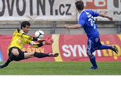 POJI��UJÍCÍ GÓL. �imon Falta z Olomouce dává druhý gól Sigmy p�íbramskému