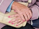 Policie nab�d� hradeck� seniorky k v�t�� obez�etnosti (ilustra�n� foto).