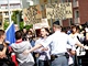 Protest proti Milo�i Zemanovi p�ed nejvy���m soudem v Brn� (21. kv�tna 2013)