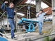 Chovnou stanici drav�ch ryb z��dili v b�val� �prav� vody dva nad�enci (zleva) 