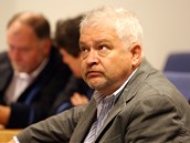 Roman Vaškův musí před soudem vysvětlovat obchodování s leteckým petrolejem v Roman Vaškův musí před soudem vysvětlovat obchodování s leteckým petrolejem v