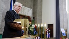 Prezident Miloš Zeman pronesl smuteční řeč při posledním rozloučením s Prezident Miloš Zeman pronesl smuteční řeč při posledním rozloučením s